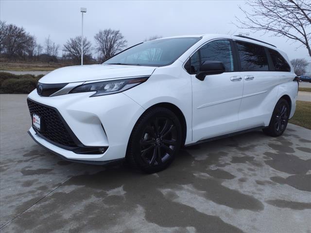 used 2022 Toyota Sienna car, priced at $39,999