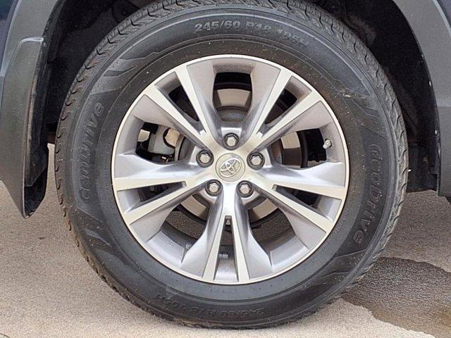 used 2015 Toyota Highlander car, priced at $17,999
