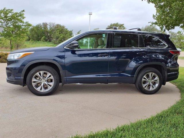 used 2015 Toyota Highlander car, priced at $17,999