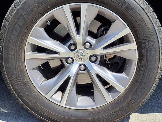 used 2015 Toyota Highlander car, priced at $17,999
