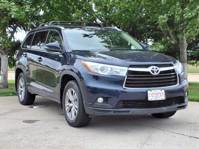 used 2015 Toyota Highlander car, priced at $17,999