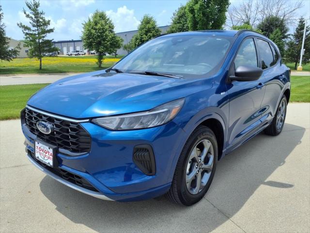 used 2023 Ford Escape car, priced at $25,999