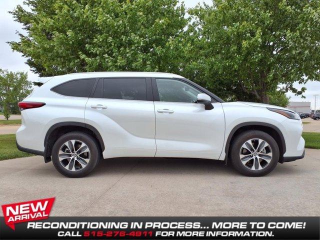 used 2023 Toyota Highlander car, priced at $43,999