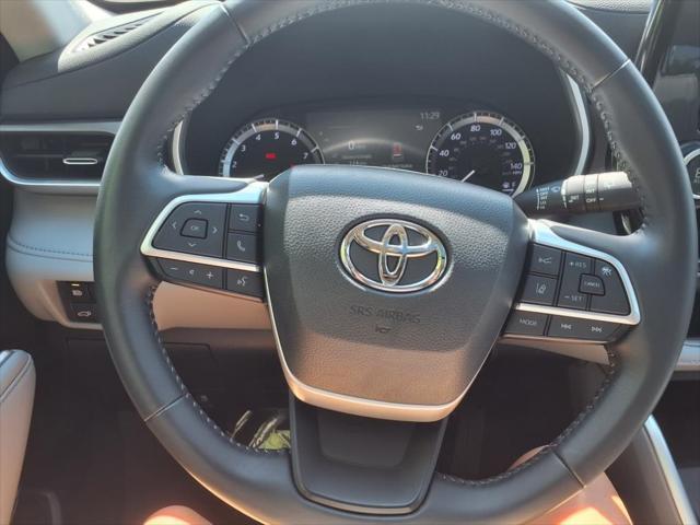 used 2023 Toyota Highlander car, priced at $42,999