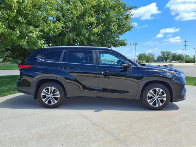 used 2023 Toyota Highlander car, priced at $42,999