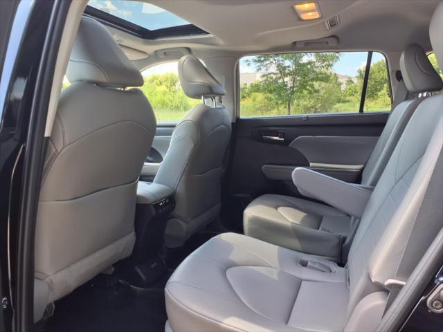 used 2023 Toyota Highlander car, priced at $42,999