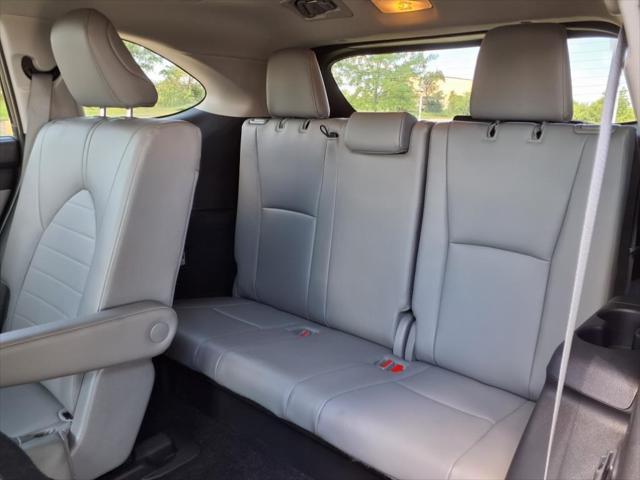 used 2023 Toyota Highlander car, priced at $42,999