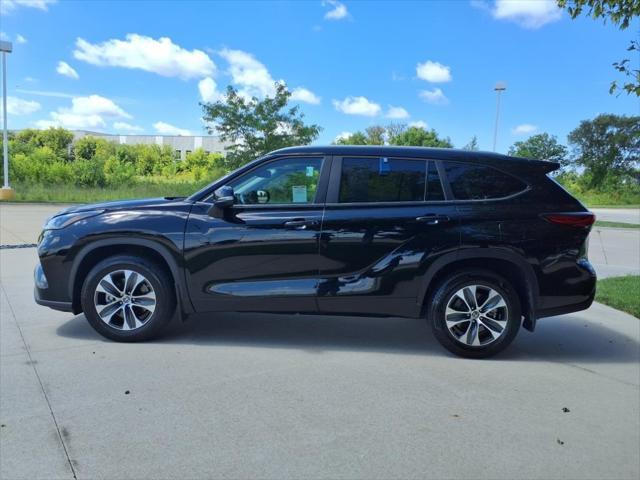 used 2023 Toyota Highlander car, priced at $42,999