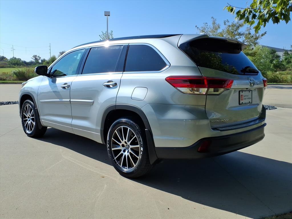 used 2018 Toyota Highlander car, priced at $25,999