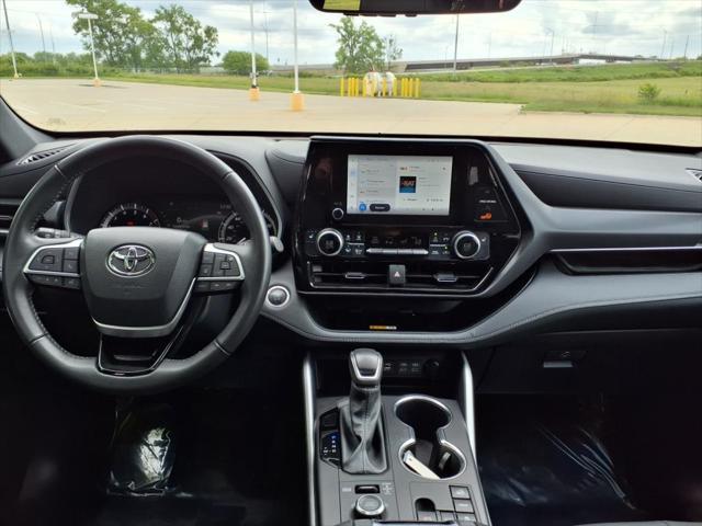 used 2024 Toyota Highlander car, priced at $46,988