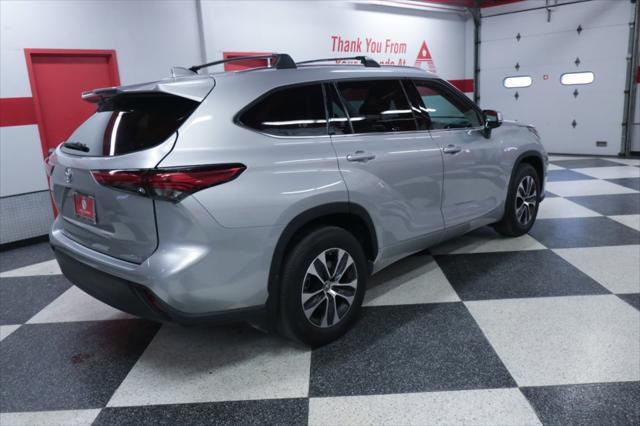 used 2021 Toyota Highlander car, priced at $32,990