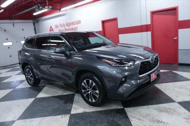 used 2021 Toyota Highlander car, priced at $26,990