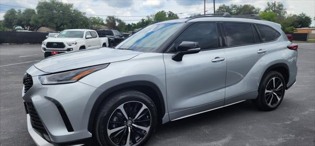 used 2022 Toyota Highlander car, priced at $34,890