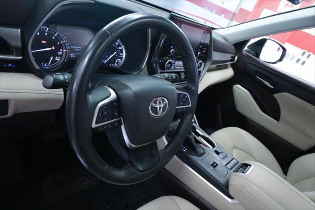 used 2022 Toyota Highlander car, priced at $32,990