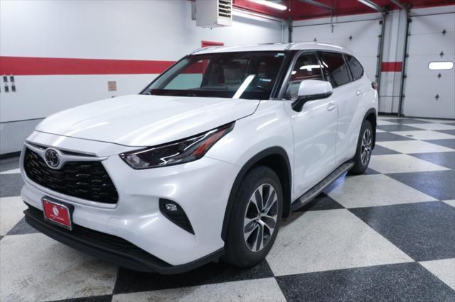 used 2022 Toyota Highlander car, priced at $32,990