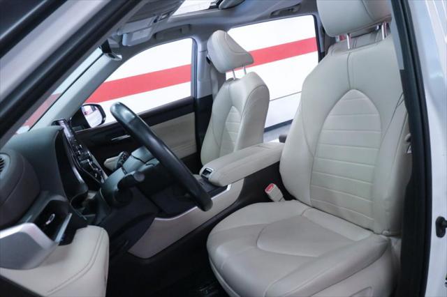 used 2022 Toyota Highlander car, priced at $32,990
