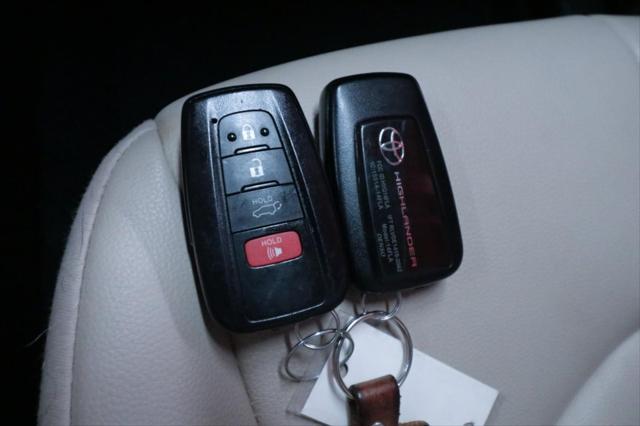 used 2022 Toyota Highlander car, priced at $32,990