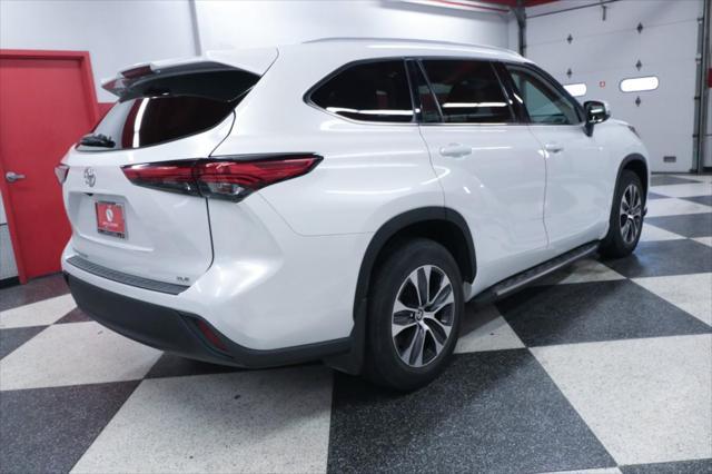 used 2022 Toyota Highlander car, priced at $32,990