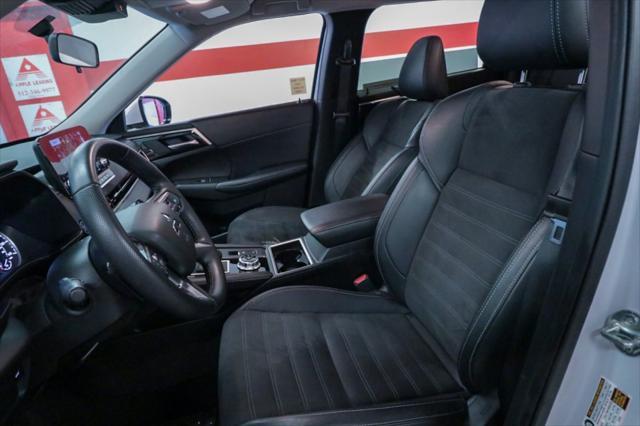 used 2024 Mitsubishi Outlander car, priced at $27,990