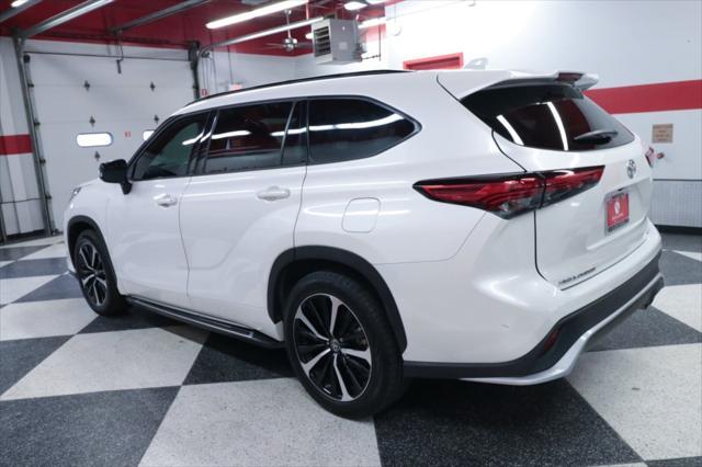 used 2021 Toyota Highlander car, priced at $34,990