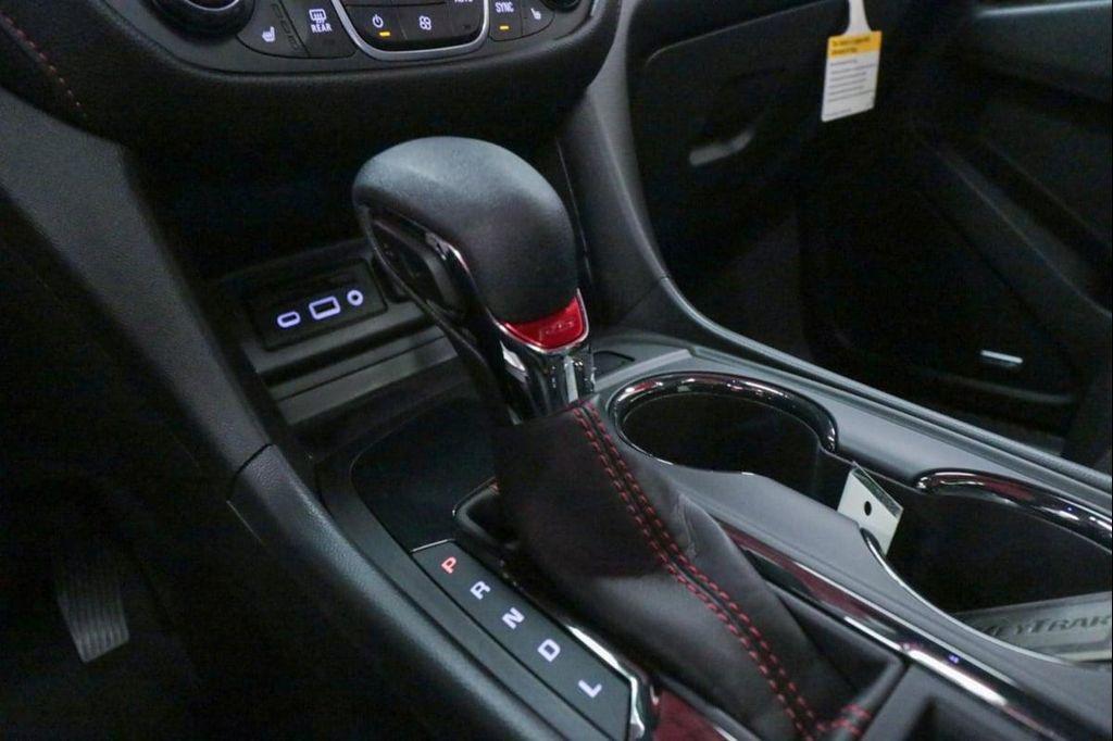 used 2024 Chevrolet Equinox car, priced at $27,990