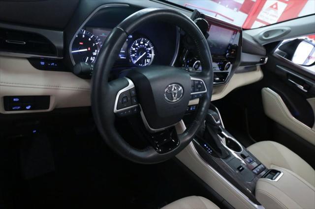 used 2022 Toyota Highlander car, priced at $38,990