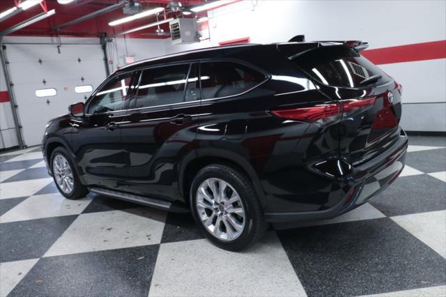 used 2022 Toyota Highlander car, priced at $38,990