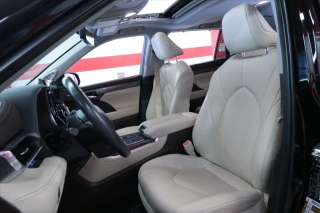 used 2022 Toyota Highlander car, priced at $38,990