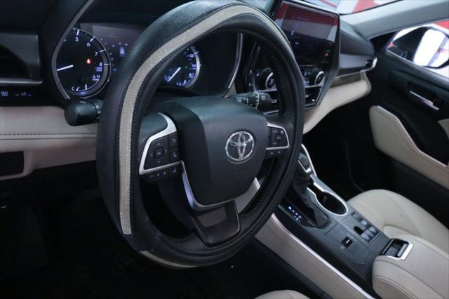 used 2023 Toyota Highlander car, priced at $38,990