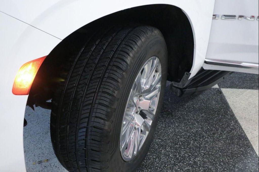 used 2022 GMC Yukon XL car, priced at $50,990