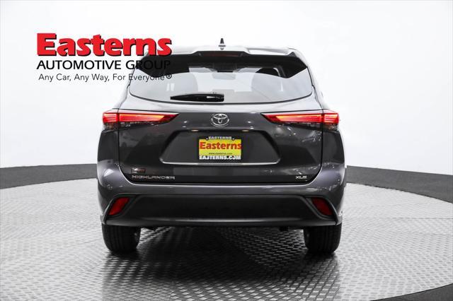 used 2022 Toyota Highlander car, priced at $33,490