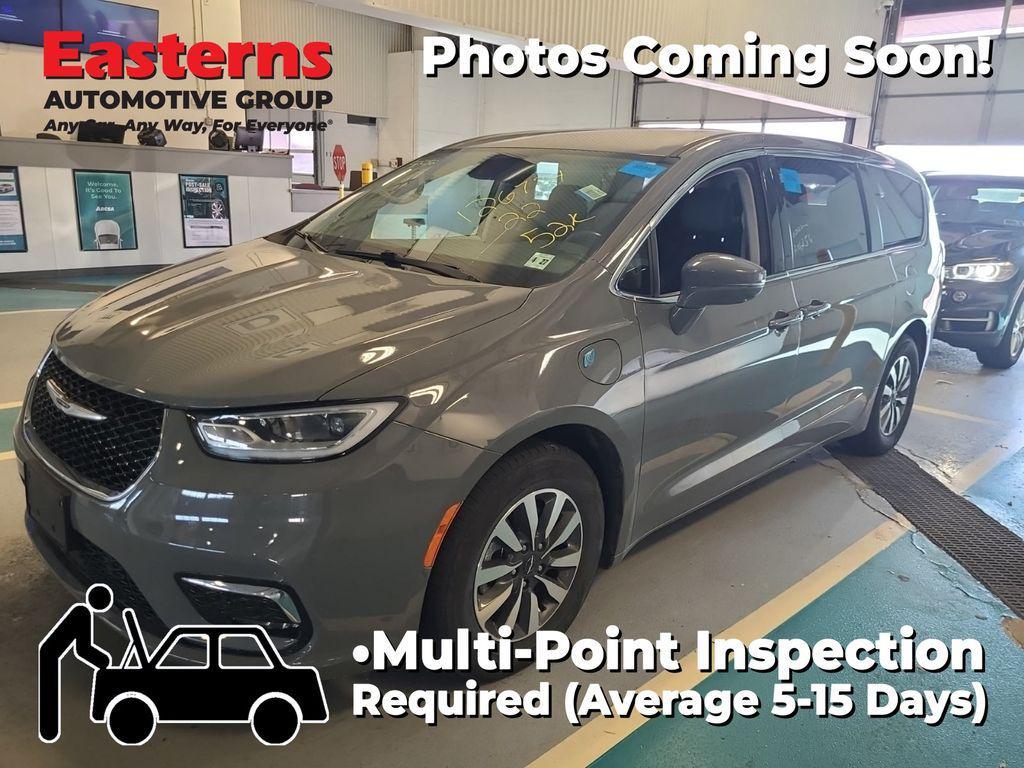 used 2022 Chrysler Pacifica Hybrid car, priced at $27,150
