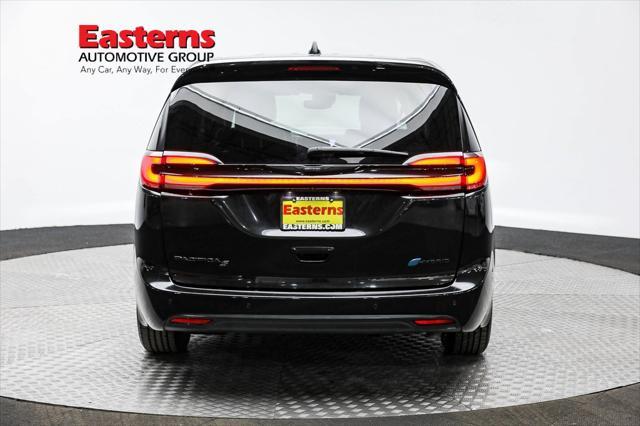 used 2022 Chrysler Pacifica Hybrid car, priced at $25,490