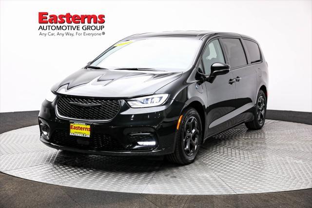 used 2022 Chrysler Pacifica Hybrid car, priced at $25,490