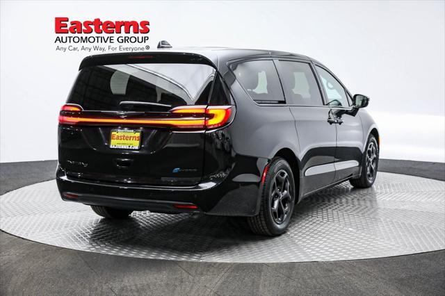 used 2022 Chrysler Pacifica Hybrid car, priced at $25,490