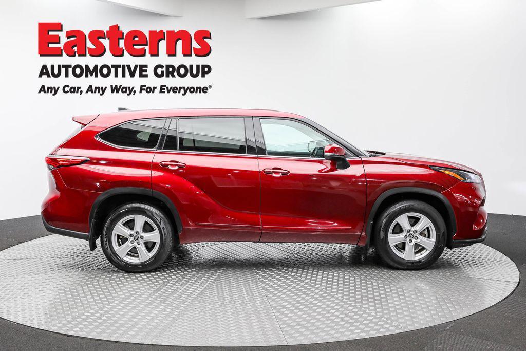 used 2022 Toyota Highlander car, priced at $31,690