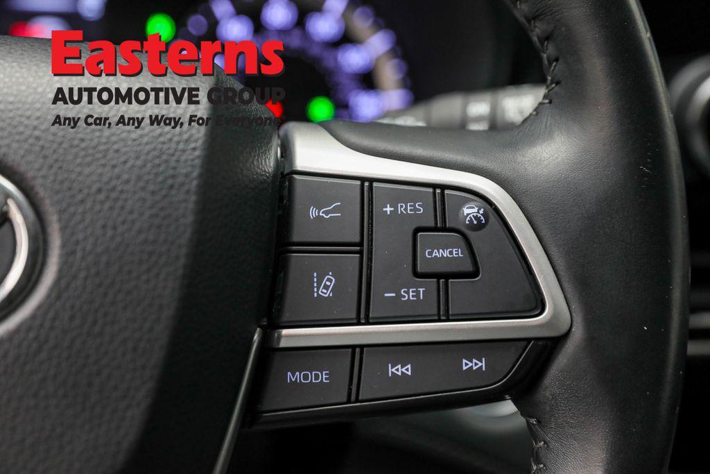 used 2022 Toyota Highlander car, priced at $31,690