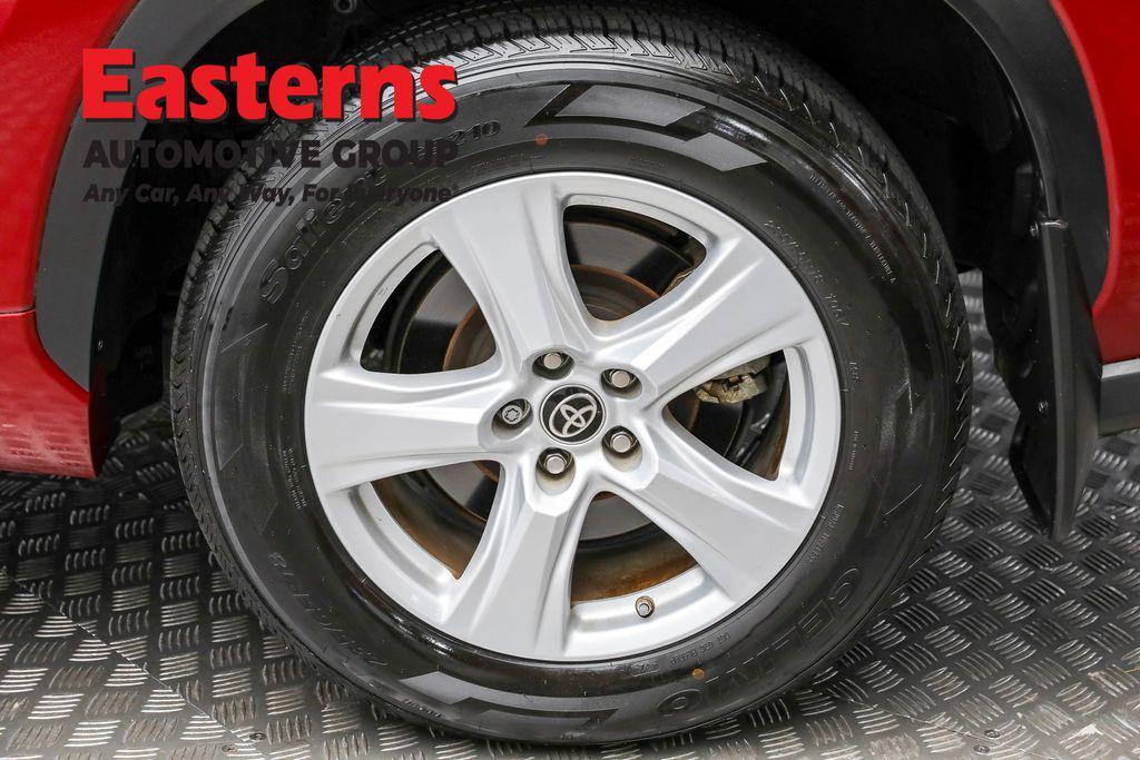 used 2022 Toyota Highlander car, priced at $31,690