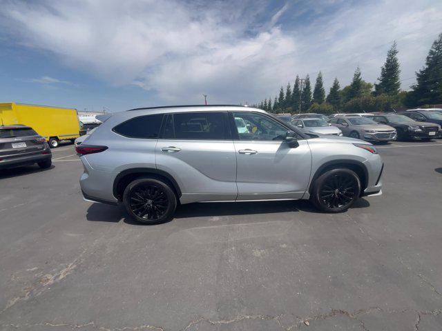 used 2024 Toyota Highlander car, priced at $43,599