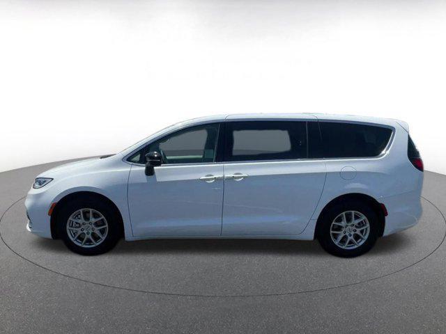 used 2024 Chrysler Pacifica car, priced at $30,384