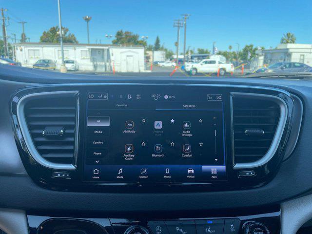 used 2024 Chrysler Pacifica car, priced at $30,384