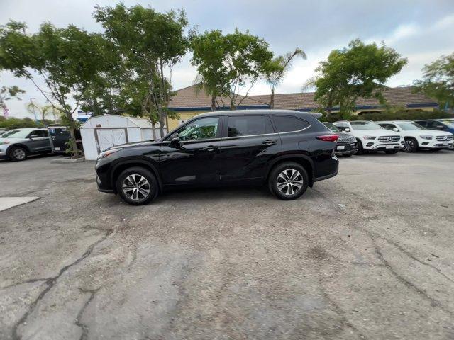 used 2023 Toyota Highlander car, priced at $36,114