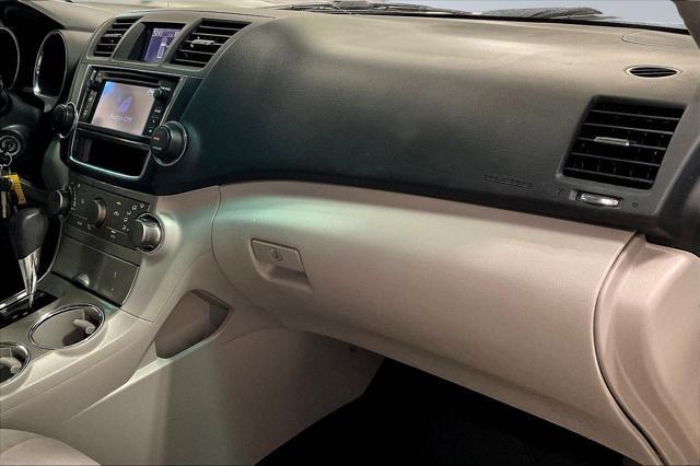 used 2013 Toyota Highlander car, priced at $8,995