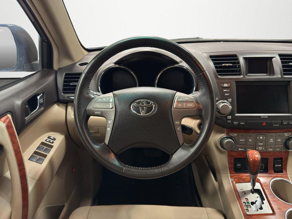 used 2009 Toyota Highlander car, priced at $7,995