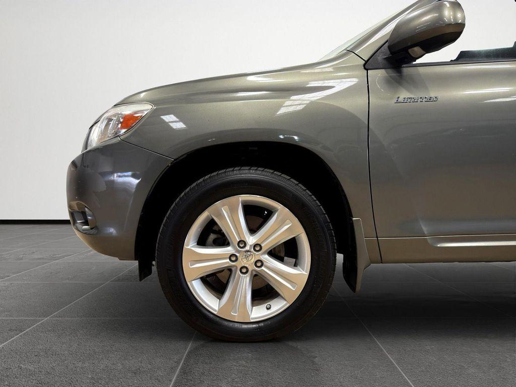 used 2009 Toyota Highlander car, priced at $7,995