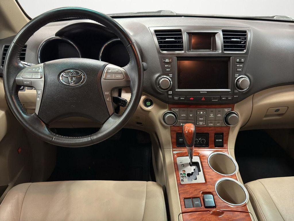 used 2009 Toyota Highlander car, priced at $7,995