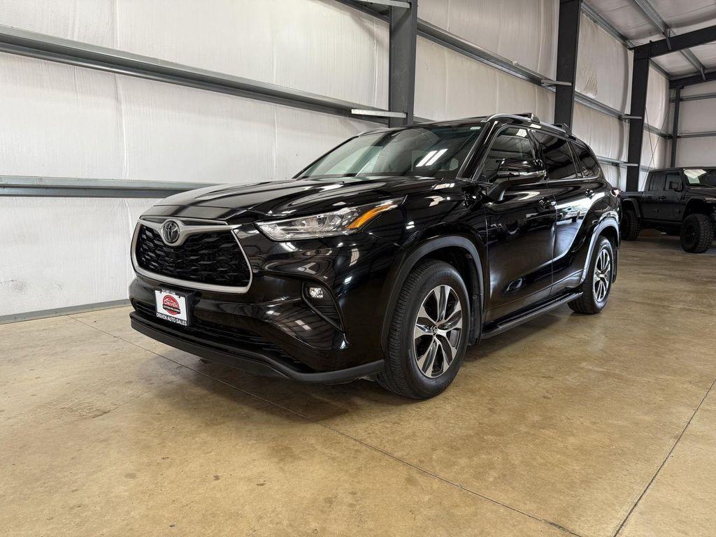 used 2020 Toyota Highlander car, priced at $24,695