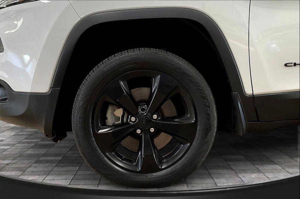 used 2016 Jeep Cherokee car, priced at $10,995