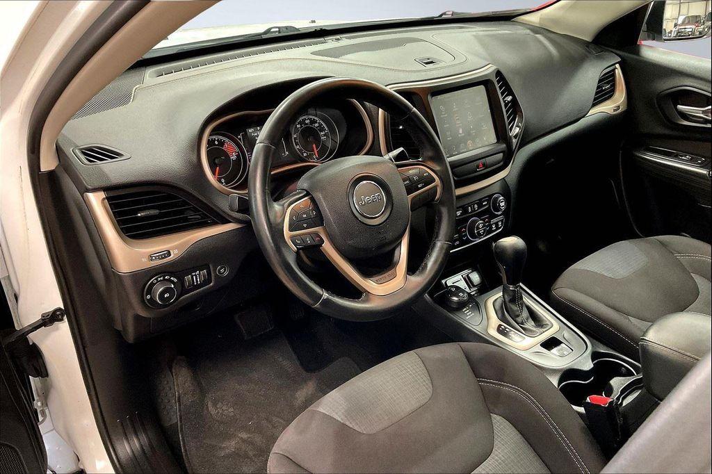 used 2016 Jeep Cherokee car, priced at $10,995