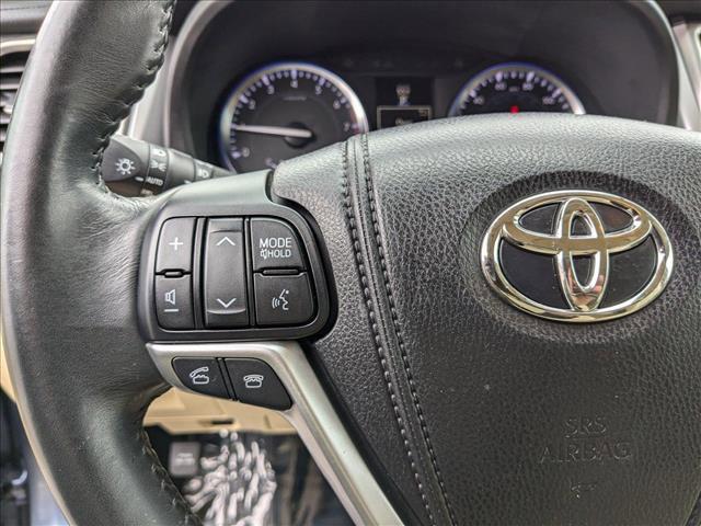 used 2014 Toyota Highlander car, priced at $17,793